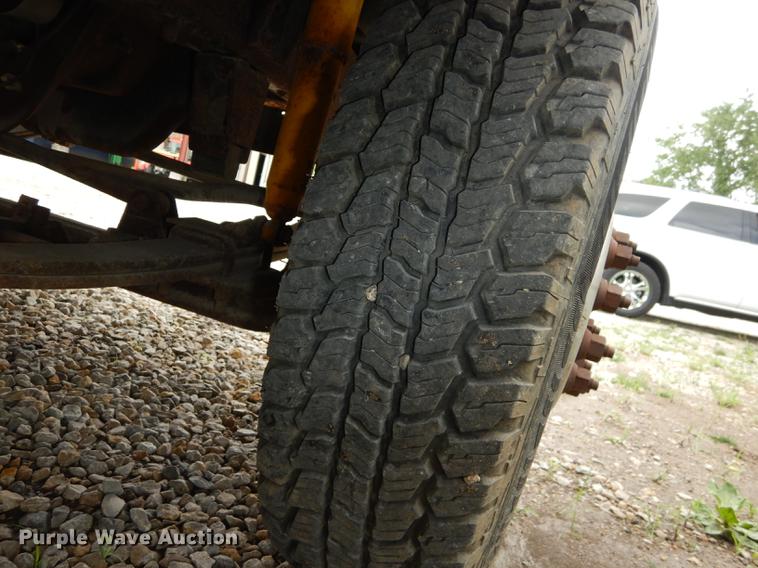 image for item DE1732 1991 Ford F450 Super Duty bucket truck