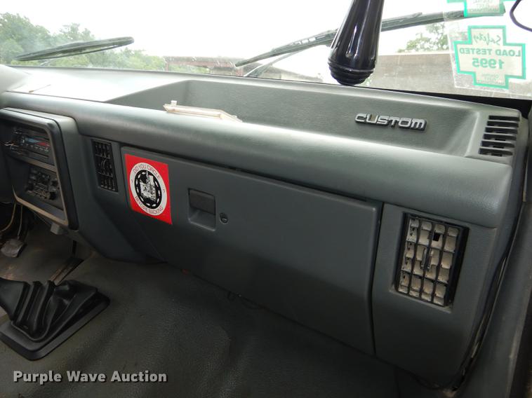 image for item DE1732 1991 Ford F450 Super Duty bucket truck