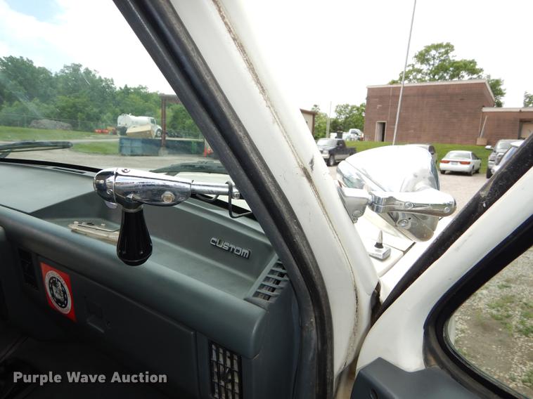 image for item DE1732 1991 Ford F450 Super Duty bucket truck