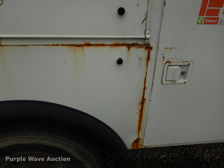 image for item DE1732 1991 Ford F450 Super Duty bucket truck