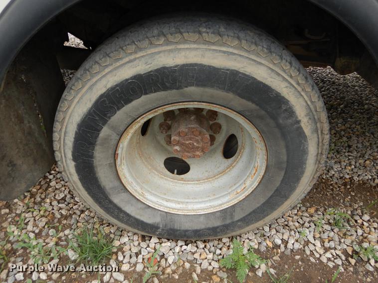 image for item DE1732 1991 Ford F450 Super Duty bucket truck