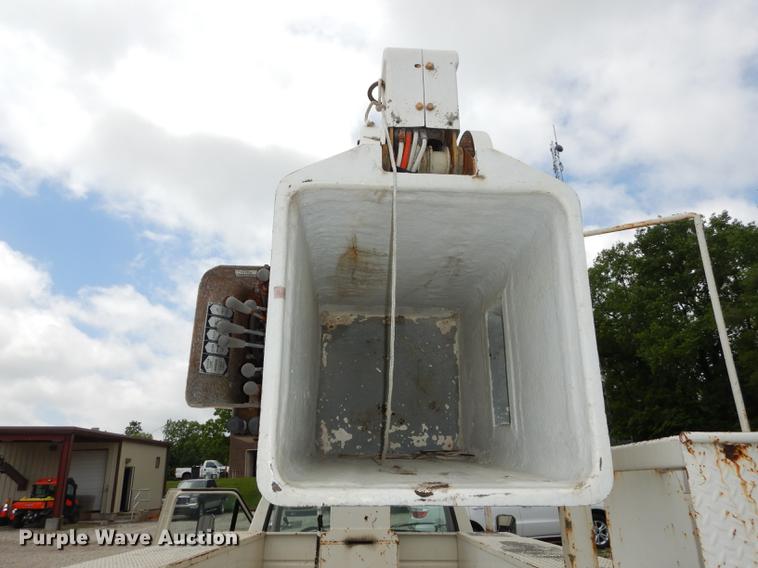 image for item DE1732 1991 Ford F450 Super Duty bucket truck