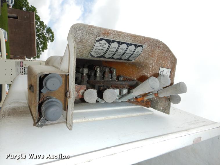 image for item DE1732 1991 Ford F450 Super Duty bucket truck