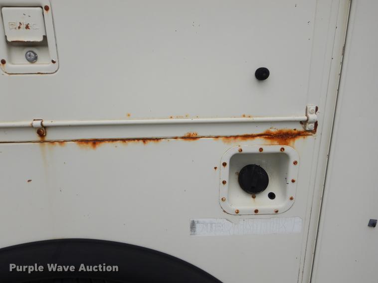 image for item DE1732 1991 Ford F450 Super Duty bucket truck