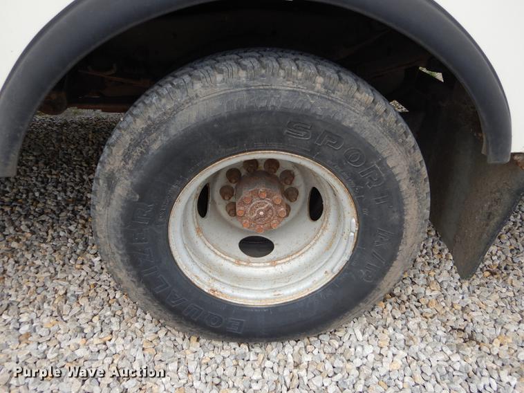 image for item DE1732 1991 Ford F450 Super Duty bucket truck