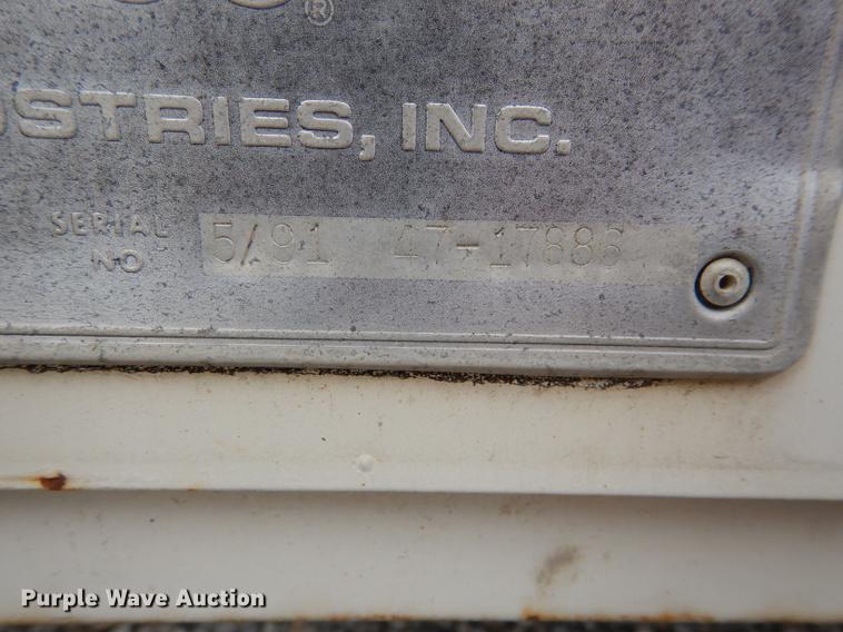 image for item DE1732 1991 Ford F450 Super Duty bucket truck