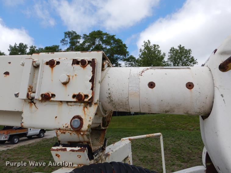 image for item DE1732 1991 Ford F450 Super Duty bucket truck