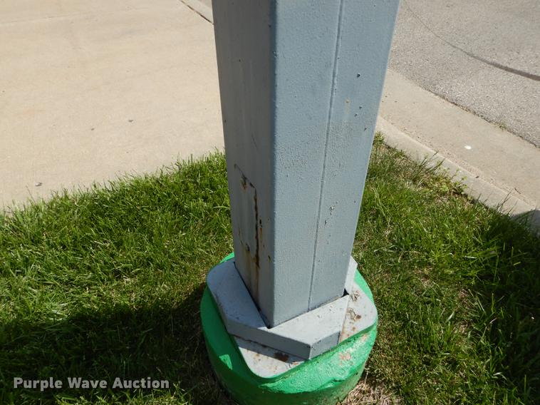 image for item DE1742 (15) metal light poles with lights