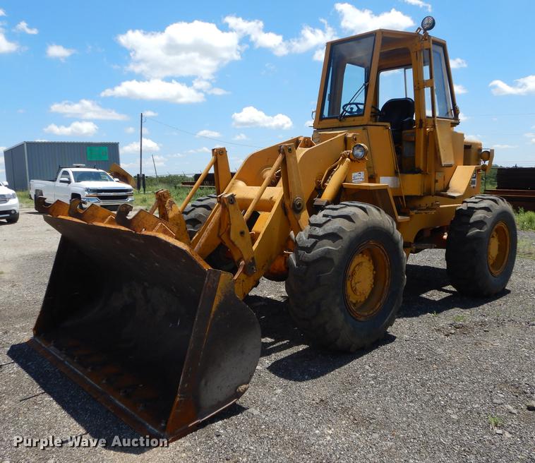 image for item DE1789 1973 Caterpillar 930 wheel loader