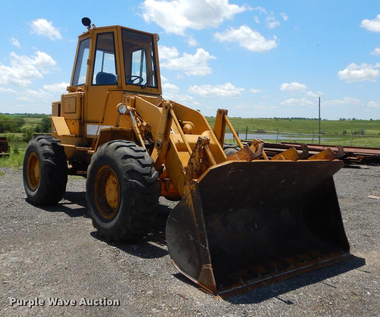 image for item DE1789 1973 Caterpillar 930 wheel loader