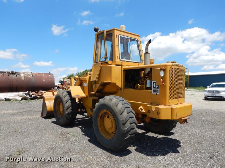 image for item DE1789 1973 Caterpillar 930 wheel loader