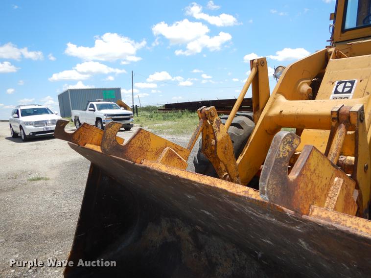 image for item DE1789 1973 Caterpillar 930 wheel loader