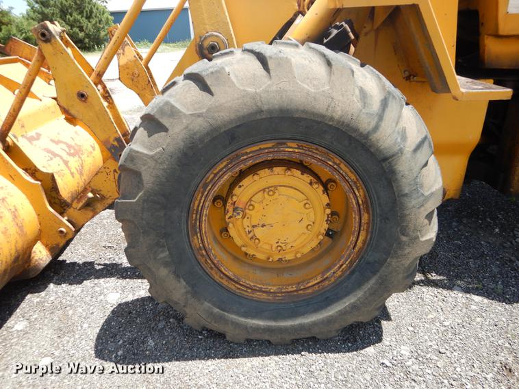 image for item DE1789 1973 Caterpillar 930 wheel loader