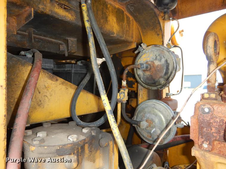 image for item DE1789 1973 Caterpillar 930 wheel loader