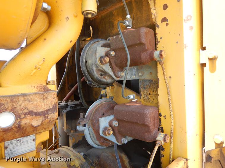 image for item DE1789 1973 Caterpillar 930 wheel loader