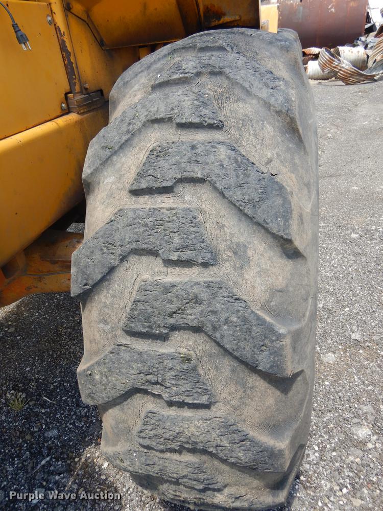 image for item DE1789 1973 Caterpillar 930 wheel loader