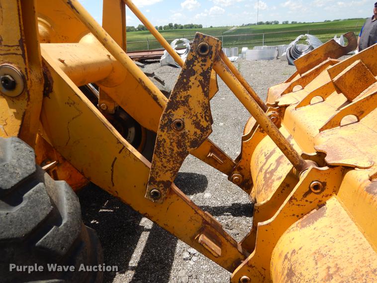 image for item DE1789 1973 Caterpillar 930 wheel loader