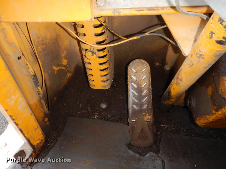 image for item DE1789 1973 Caterpillar 930 wheel loader