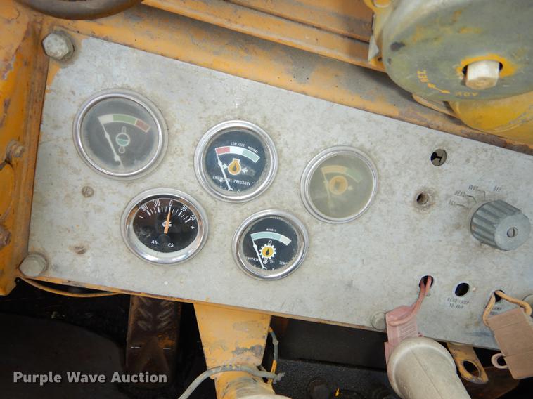 image for item DE1789 1973 Caterpillar 930 wheel loader