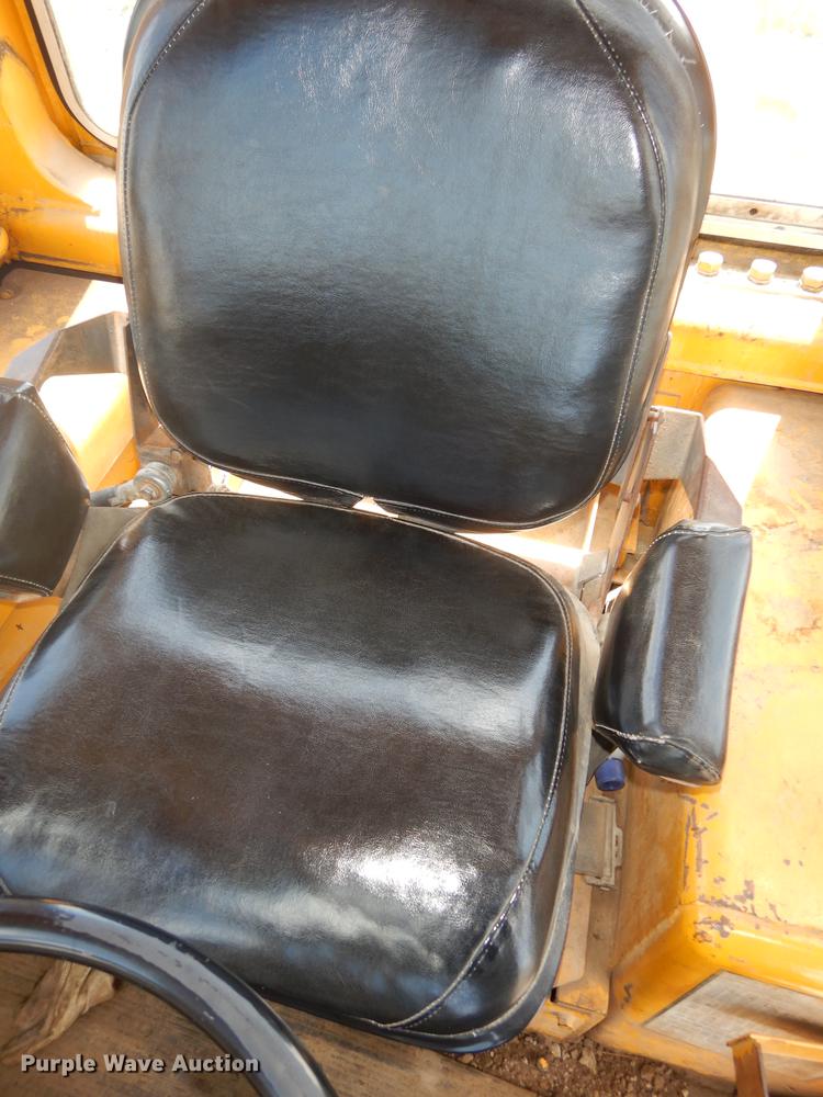 image for item DE1789 1973 Caterpillar 930 wheel loader