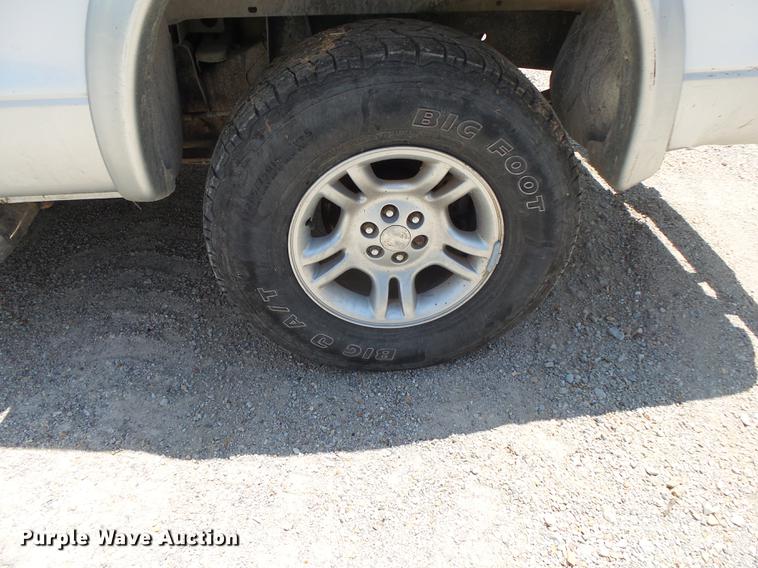 image for item DE3668 2003 Dodge Dakota SLT Quad Cab pickup truck