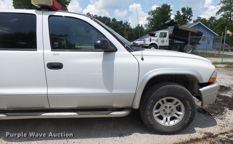 image for item DE3668 2003 Dodge Dakota SLT Quad Cab pickup truck