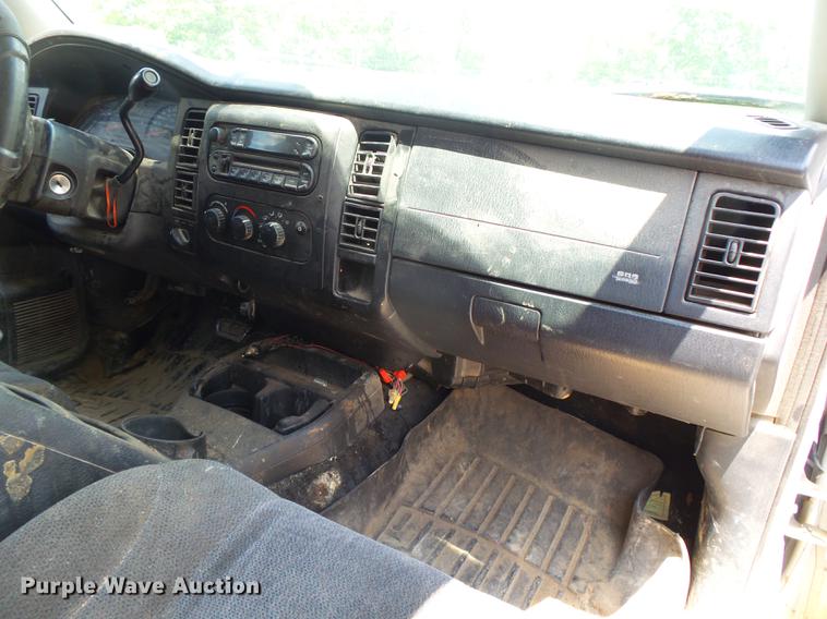 image for item DE3668 2003 Dodge Dakota SLT Quad Cab pickup truck