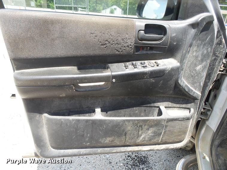 image for item DE3668 2003 Dodge Dakota SLT Quad Cab pickup truck