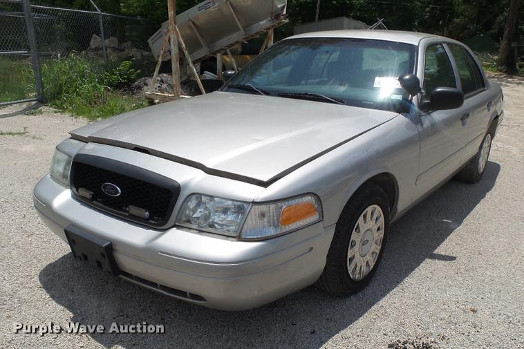 image for item DE3669 2005 Ford Crown Victoria Police Interceptor