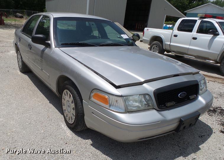 image for item DE3669 2005 Ford Crown Victoria Police Interceptor