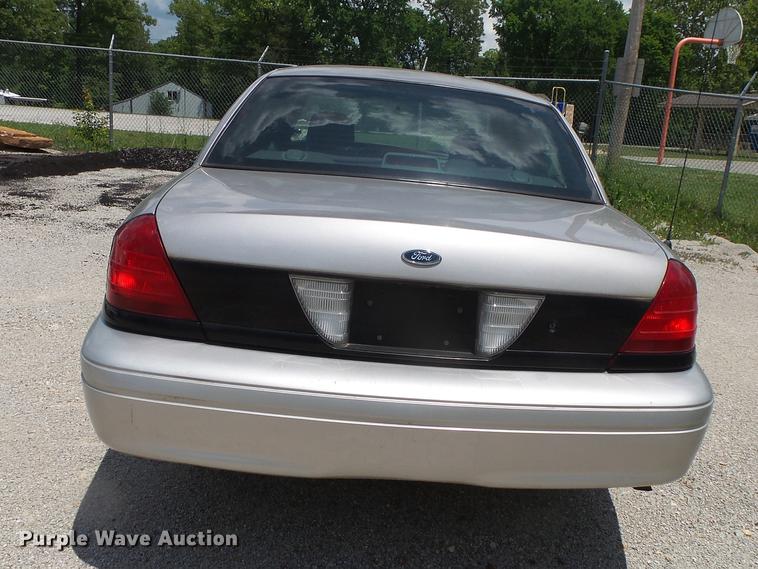 image for item DE3669 2005 Ford Crown Victoria Police Interceptor