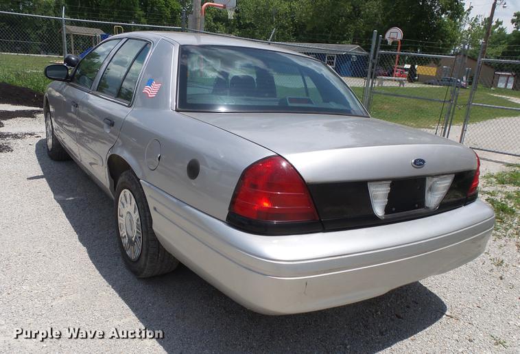 image for item DE3669 2005 Ford Crown Victoria Police Interceptor