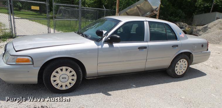 image for item DE3669 2005 Ford Crown Victoria Police Interceptor