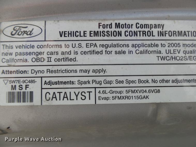 image for item DE3669 2005 Ford Crown Victoria Police Interceptor