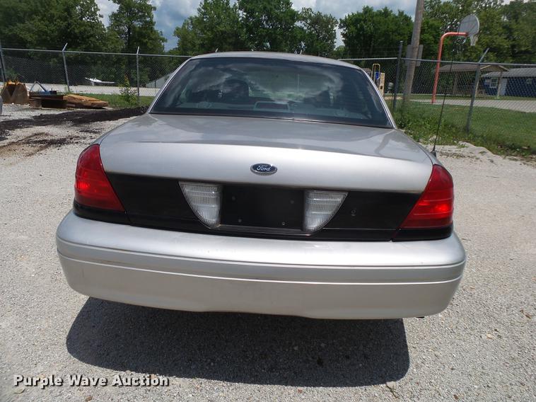 image for item DE3669 2005 Ford Crown Victoria Police Interceptor