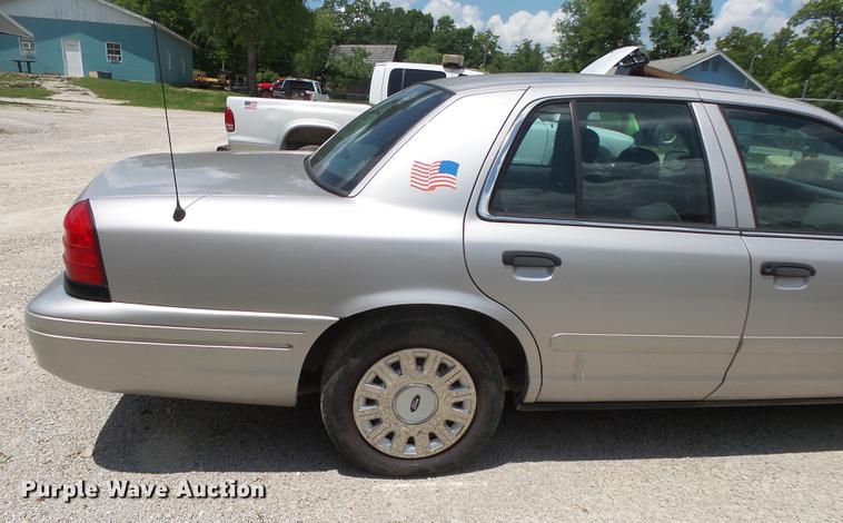image for item DE3669 2005 Ford Crown Victoria Police Interceptor