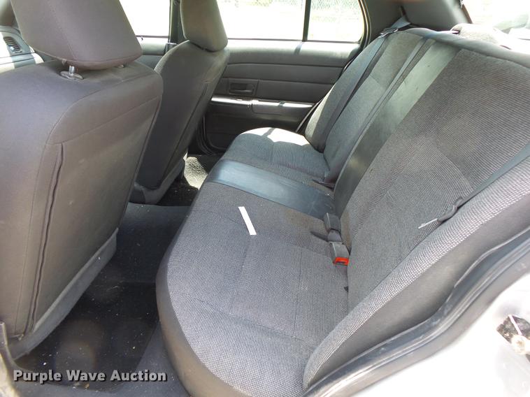 image for item DE3669 2005 Ford Crown Victoria Police Interceptor