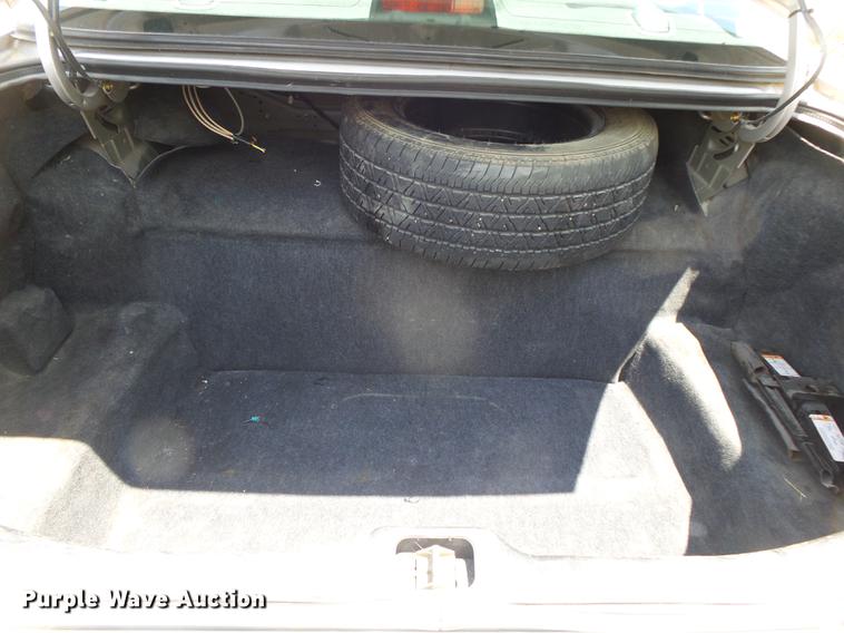 image for item DE3669 2005 Ford Crown Victoria Police Interceptor