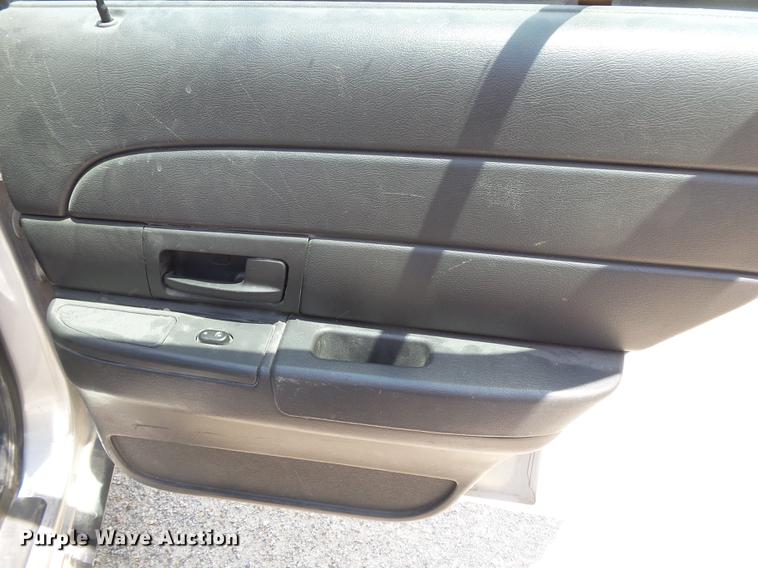 image for item DE3669 2005 Ford Crown Victoria Police Interceptor