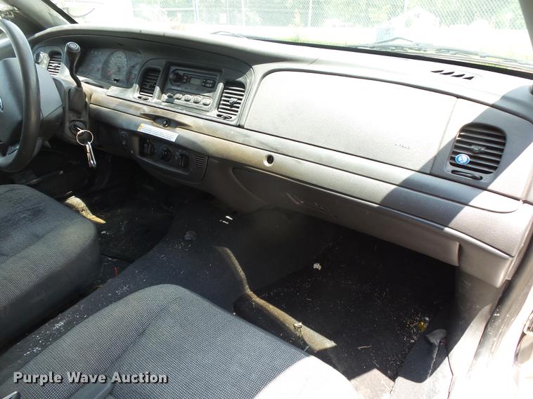 image for item DE3669 2005 Ford Crown Victoria Police Interceptor