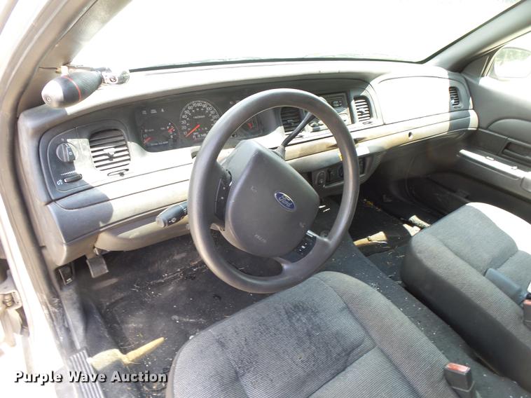 image for item DE3669 2005 Ford Crown Victoria Police Interceptor