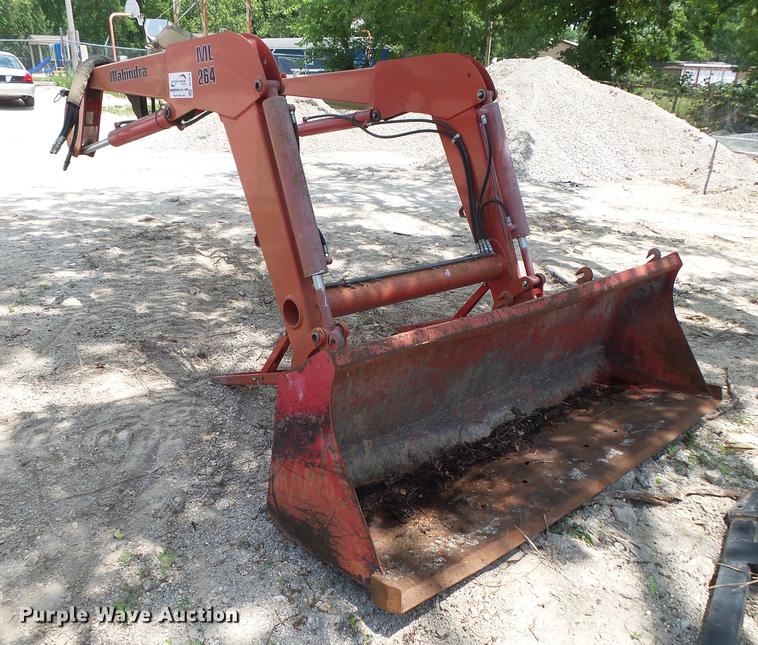 image for item DE3670 Mahindra ML264 loader