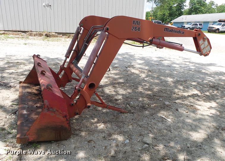 image for item DE3670 Mahindra ML264 loader