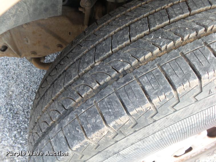 image for item DE3682 1998 Ford F250 pickup truck