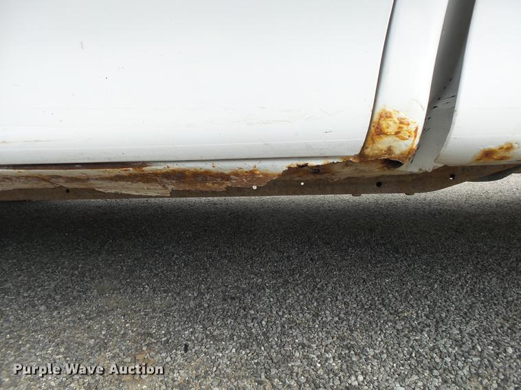 image for item DE3682 1998 Ford F250 pickup truck