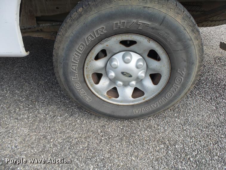 image for item DE3682 1998 Ford F250 pickup truck