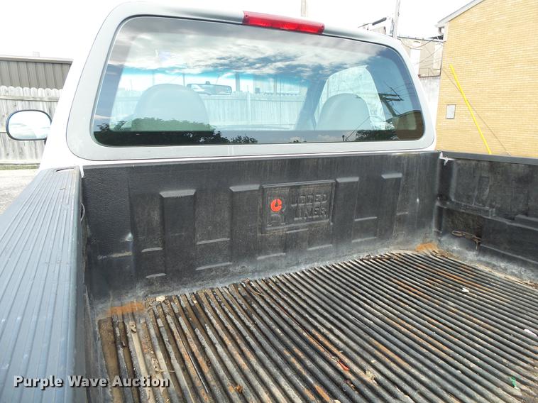 image for item DE3682 1998 Ford F250 pickup truck