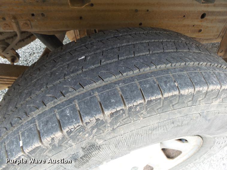 image for item DE3682 1998 Ford F250 pickup truck