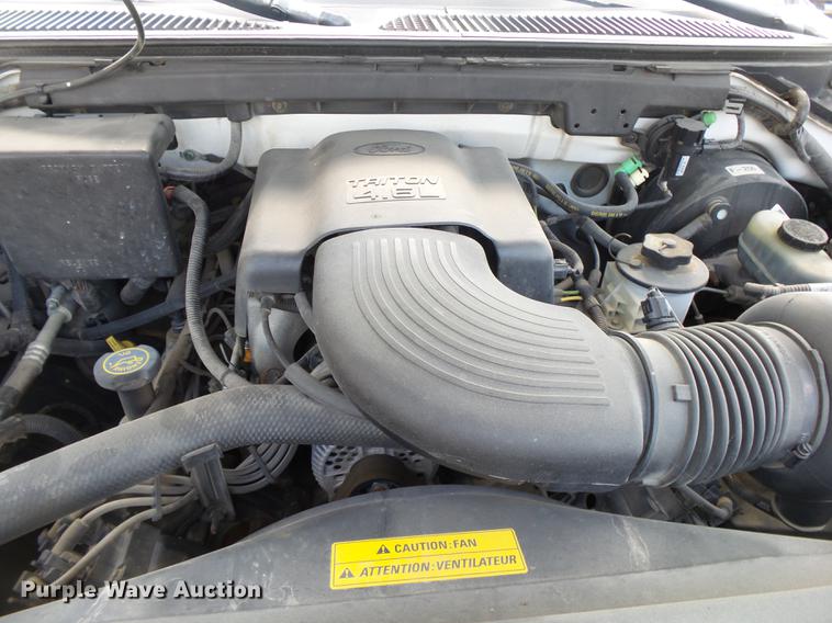 image for item DE3682 1998 Ford F250 pickup truck