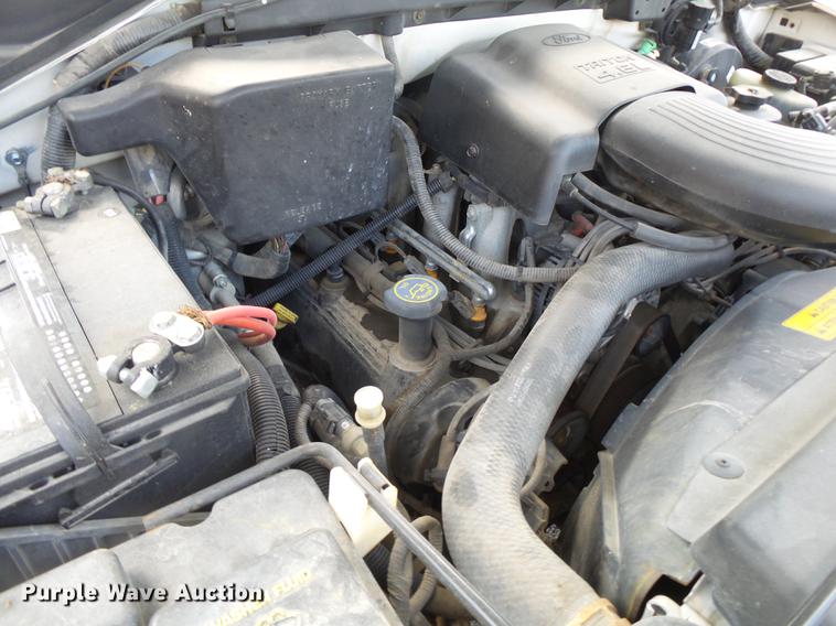 image for item DE3682 1998 Ford F250 pickup truck